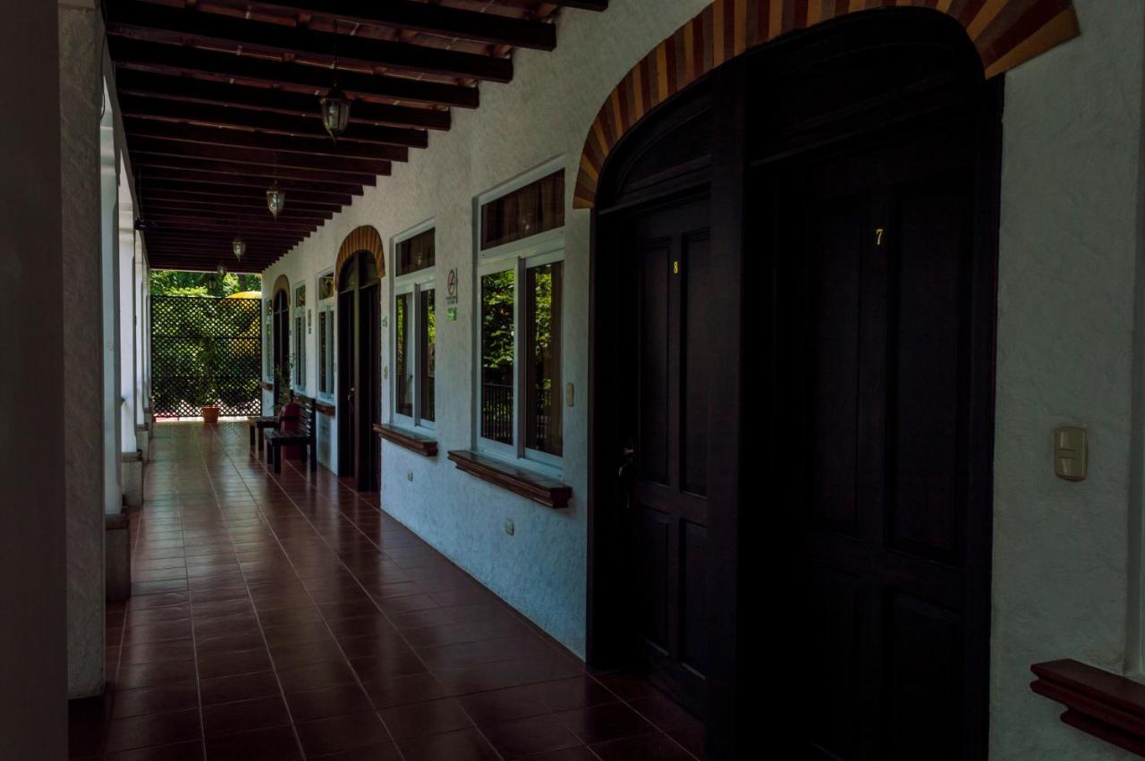 Casa Bourbon Hotel Retalhuleu Exterior photo
